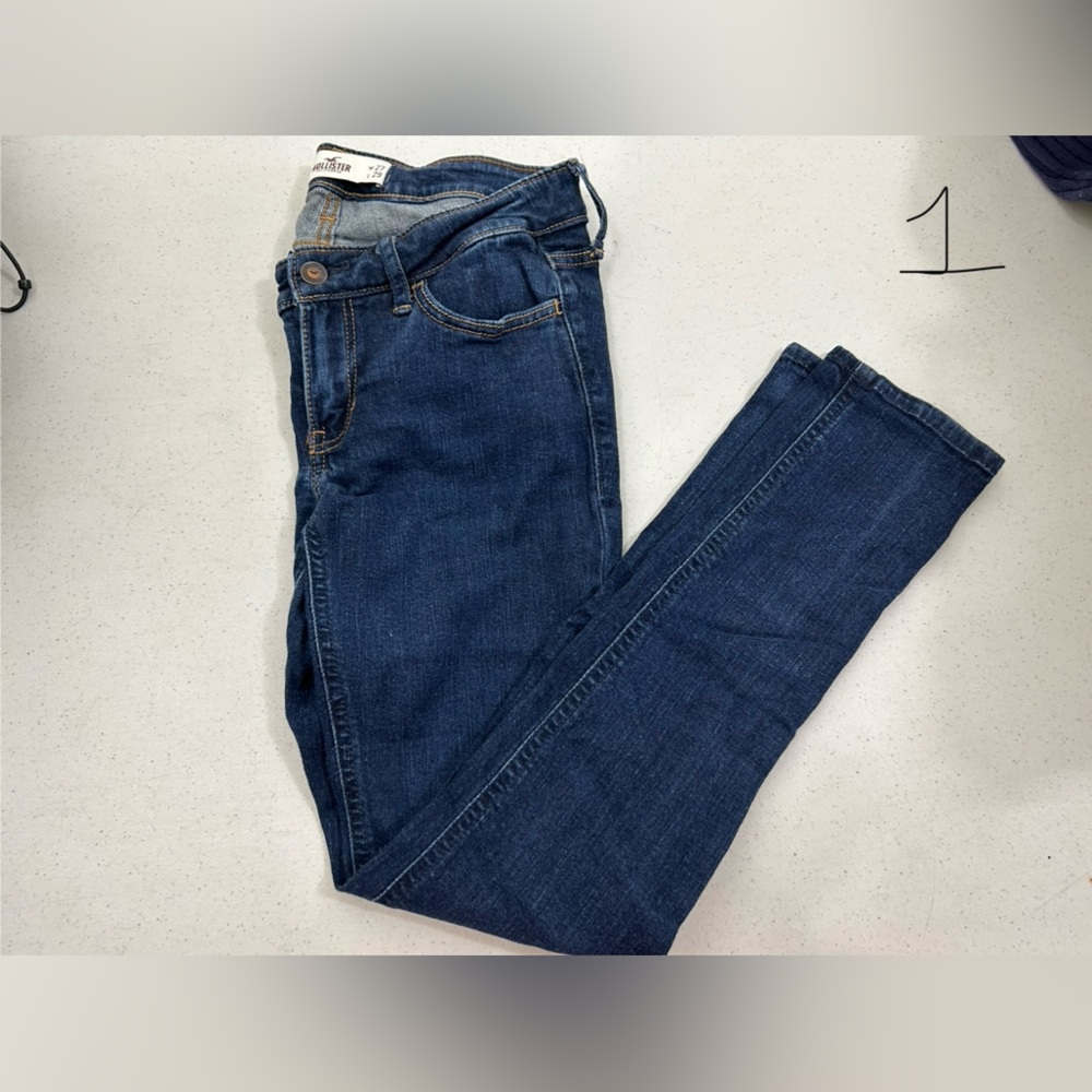 Hollister Women's Dark Blue Jeans - size 5 short (W27 L29)